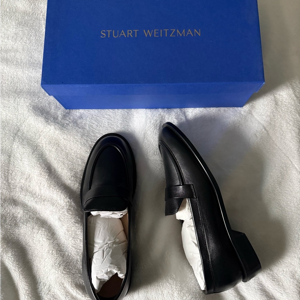 (BNWT) Stuart Weitzman Palmer Sleek Loafer - Nappa Leather